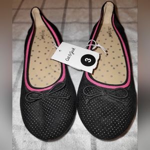 New Girls Cat and Jack Black (with Hot Pink trim) Slip On Shoes Size 3